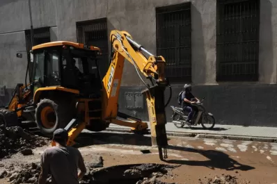 Un nuevo hundimiento actualiza el problema de la vejez de las cañerías