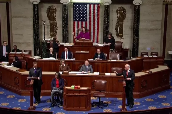 La Cámara de Representantes lleva a Trump a juicio político