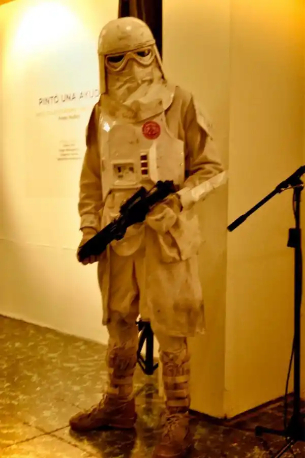 SOLIDARIOS. Legión 501 juntó juguetes en el preestreno.