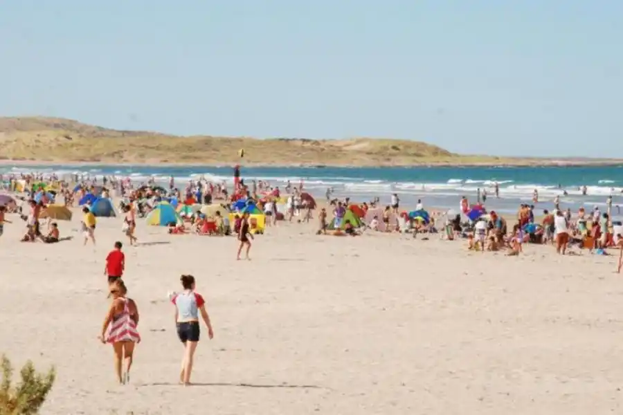 Muchas de las tibias playas rionegrinas están en rincones increíbles