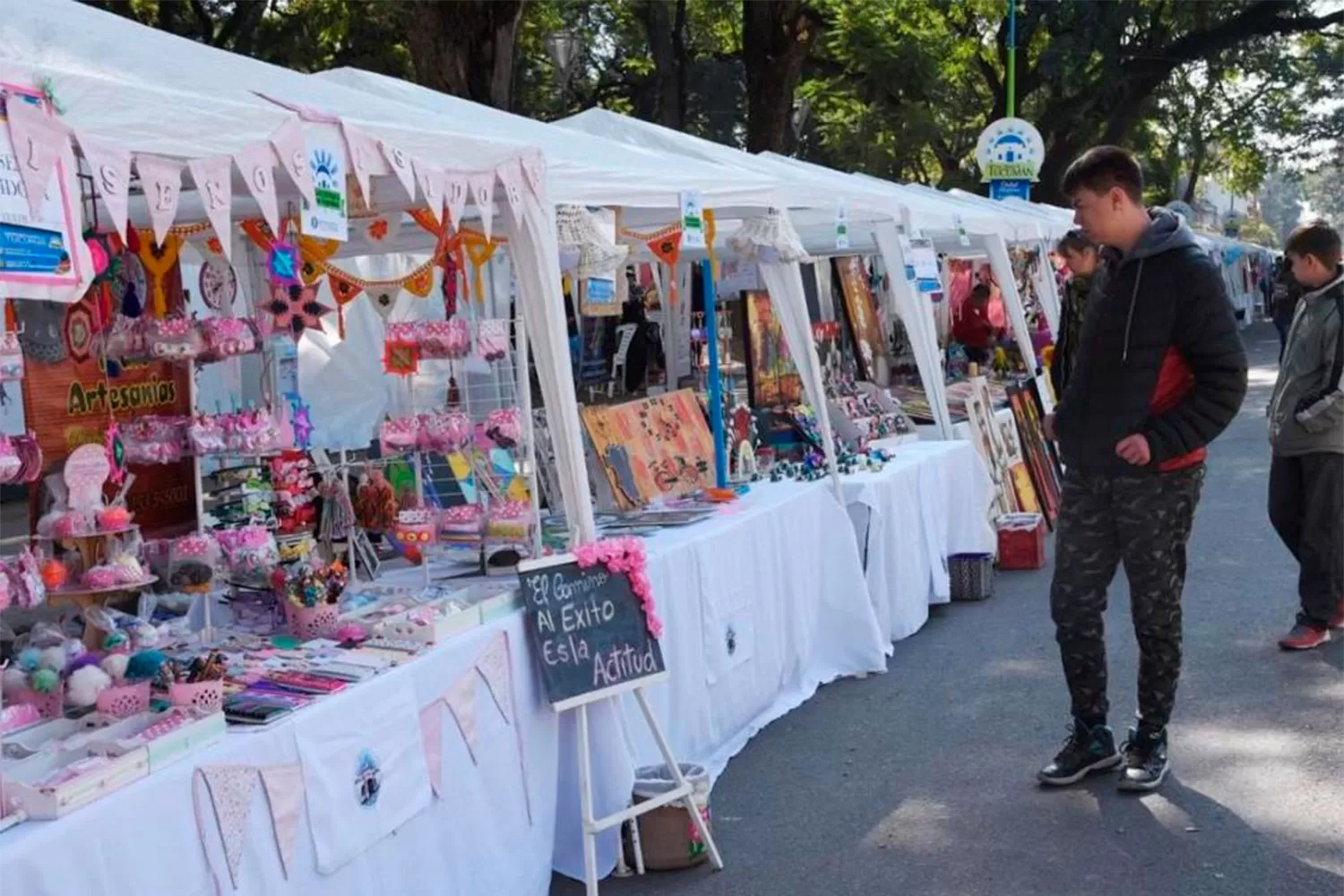 Parque Avellaneda: un paseo entre artesanos y con Papá Noel