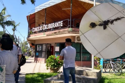 Tiraron una bomba de humo en el recinto y cayó la sesión en el Concejo de Yerba Buena