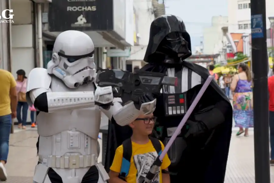 A pura cumbia, entre la achilata y el panchuque: este es el Darth Vader tucumano