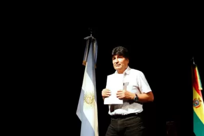 Evo se considera presidente de Bolivia porque el Congreso no trató su dimisión