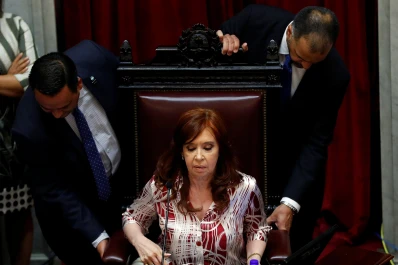 CFK desmiente haber usado viáticos del Senado para viajar a Cuba