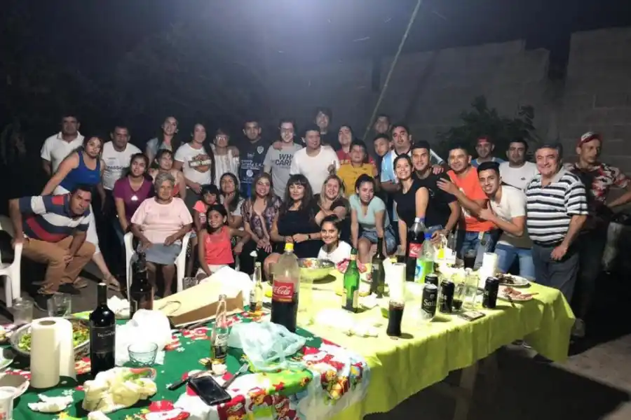 ANFITRIONA. La abuela Azucena abrió las puertas de su casa. 