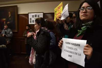 La UNT dispuso la exoneración de Hassan y de Chocobar