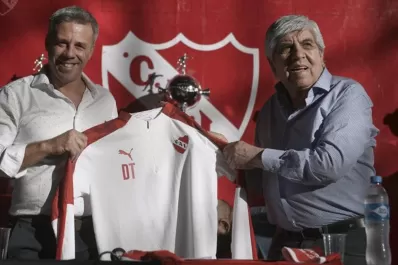 Me identifico con la garra y el corazón, dijo Pusineri al asumir en Independiente