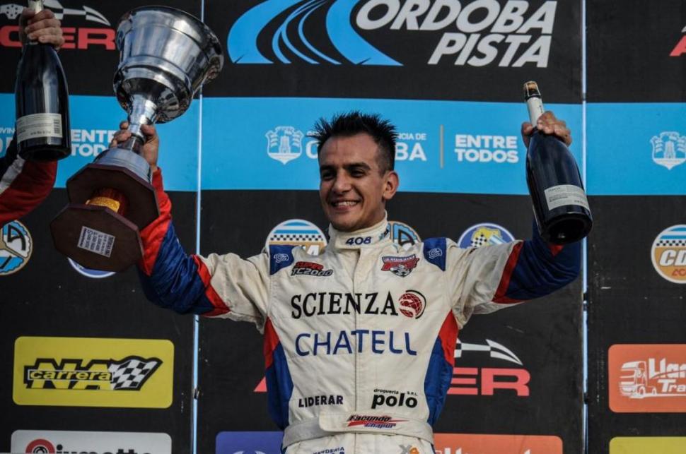 LINDO RECUERDO. En abril, Gerónimo Padilla llevó al VW Polo a la victoria en la carrera del Nacional en Córdoba. FOTO DE MARCELINO MERCADO