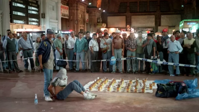 Los policías les plantaban droga y armas a mendigos y montaban un show mediático.