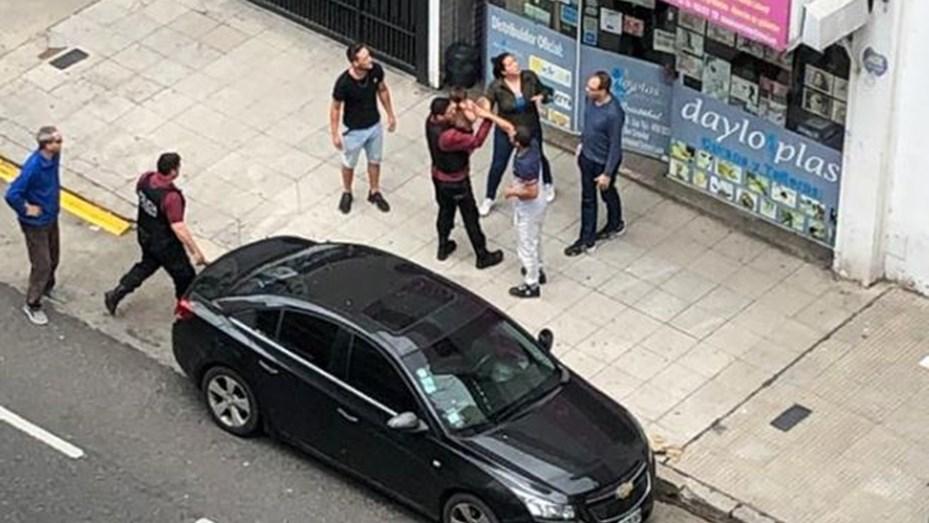 Héroe tucumano: atrapó a un nene que se cayó de un primer piso