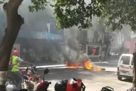 Huevazos contra la sede municipal en reclamo de la AUH