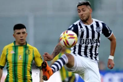 Riquelme también quiere en Boca a la gran figura de Talleres, Nahuel Bustos