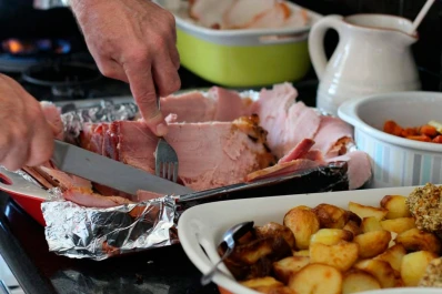 Cómo recuperarte si comiste en exceso el menú navideño