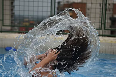 Sol y calor para pasar la Navidad en la pileta