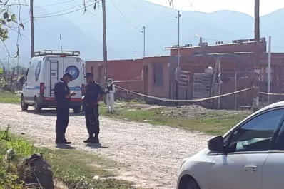 Un policía mató a su ex pareja, se suicidó y el efectivo que debía cuidarla fue detenido