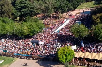 Tras el rechazo popular, Mendoza suspendió la aplicación de la ley minera