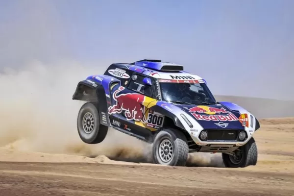 El Dakar, listo para dejar huellas en la arena saudí