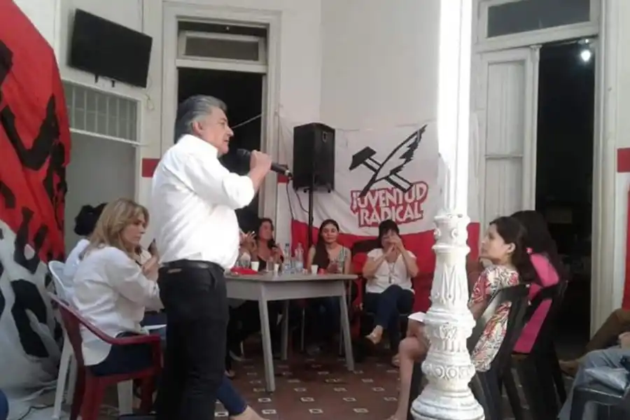 Hicieron una vaquita” para evitar el remate de la sede radical en Tucumán