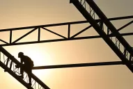 El empleo privado acumula 21 meses de caídas