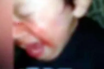 Fueron a comprar caramelos y su madre los atacó a machetazos