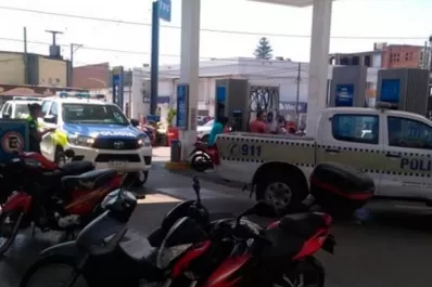 Por una deuda, durante 12 horas la Policía no pudo cargar combustible a sus móviles