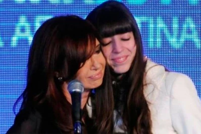 Cristina Fernández viaja a Cuba para recibir el Año Nuevo junto a su hija Florencia