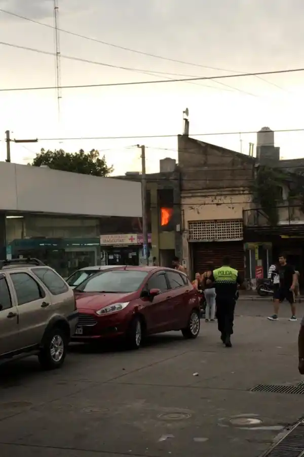 INCENDIO. FOTO ENVIADA A TRAVÉS DE WHATSAPP