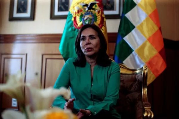 Bolivia denuncia que México y España atropellan su soberanía