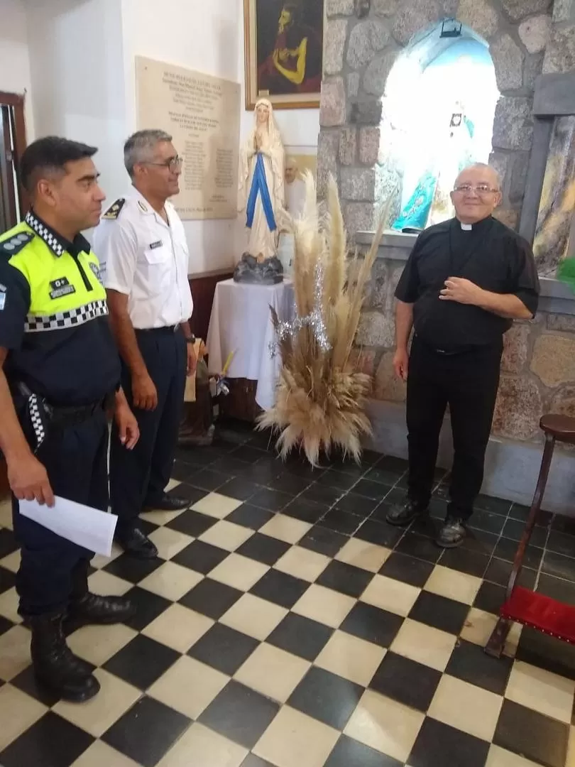 MENSAJE. El sacerdote Rafael Navarro enfatiza que se ofendió a la Virgen del Valle, pero afirma que no cerrará las puertas de la iglesia. 