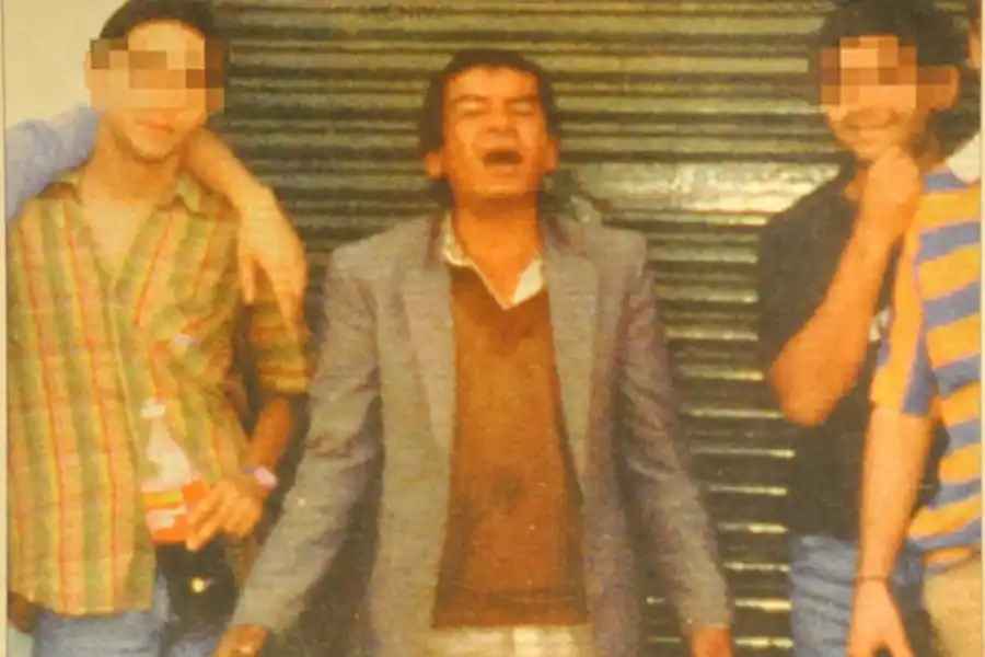 LA VÏCTIMA. Juan Carlos Carrizo (centro) era alcohólico y vivía en la calle.