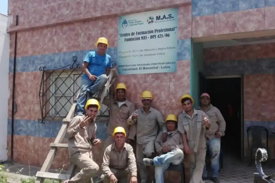 CONSTRUCCIÓN. Levantan el futuro centro de formación profesional.