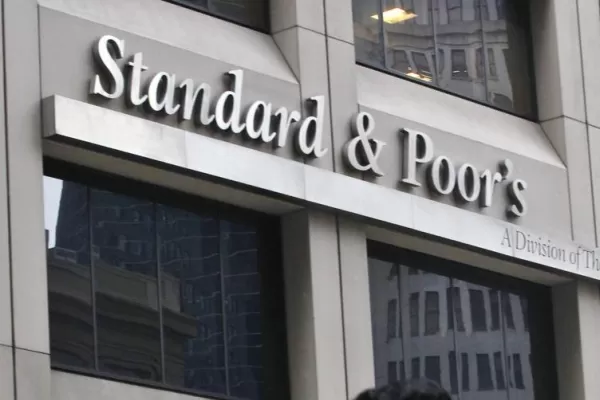 S&P mejora la calificación de la deuda argentina