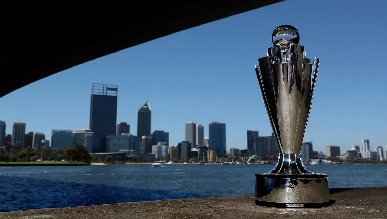 TROFEO. La copa que se llevará el campeón del torneo tras la final del 12 de enero. El certamen se repartirá en tres ciudades: Sydney, Brisbane y Perth.