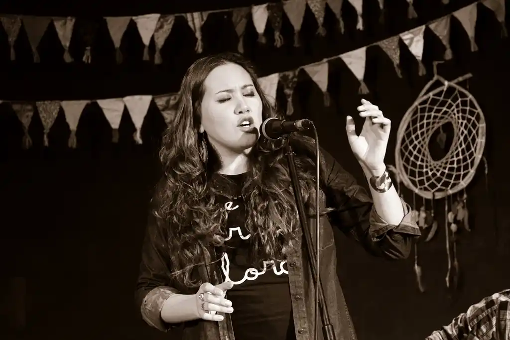 EN LA CAPITAL. Mica Flores cantará en La 9.