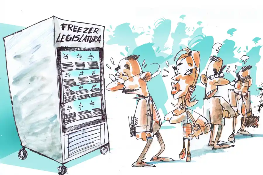 Legisladores cobrarán el equivalente a ocho salarios mínimos por seis meses