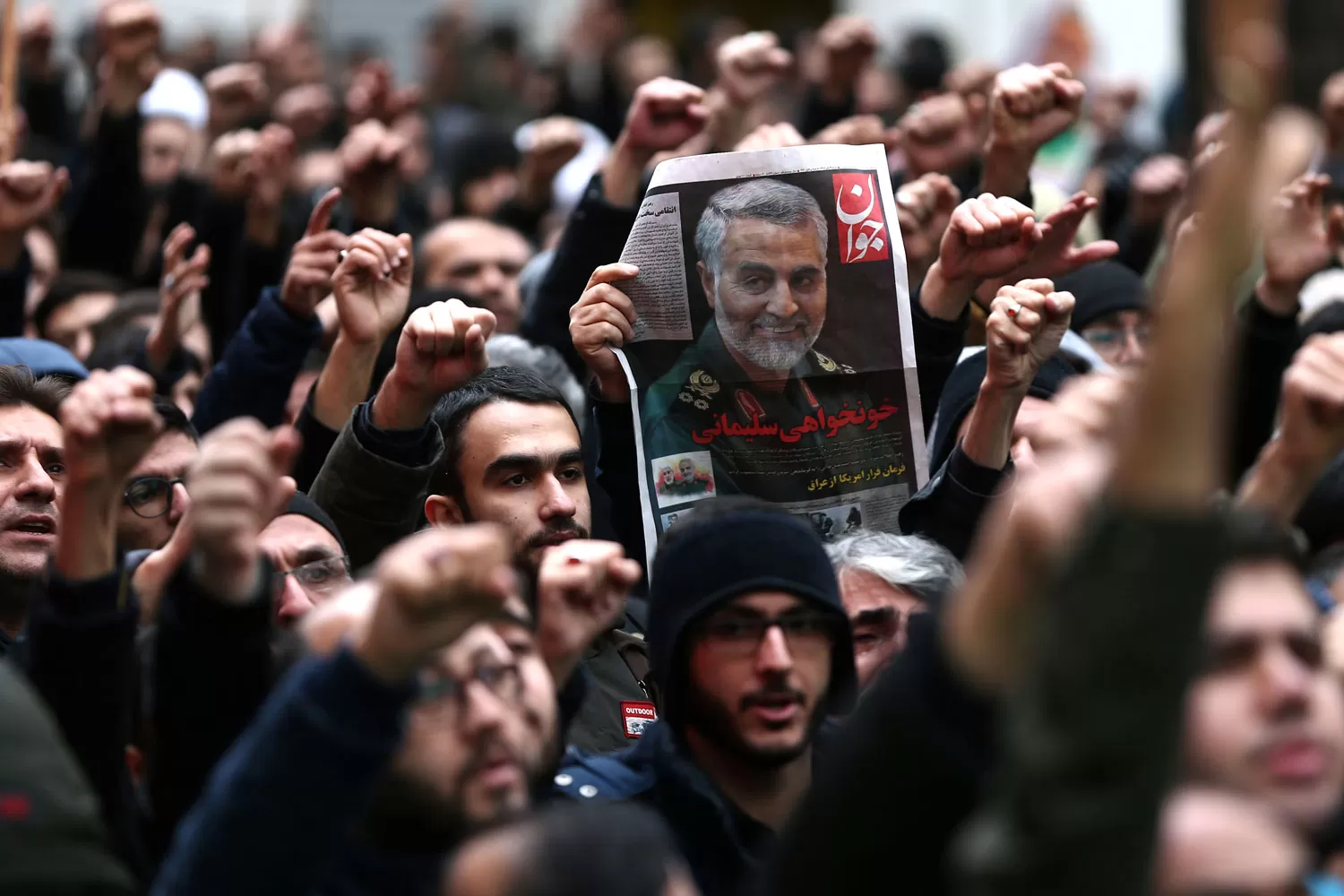 REUTERS. Miles de iraníes asistieron al funeral del general Qasem Soleimani.