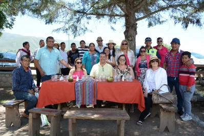 Llegaron los primeros turistas a los Valles y fueron recibidos por la comunidad