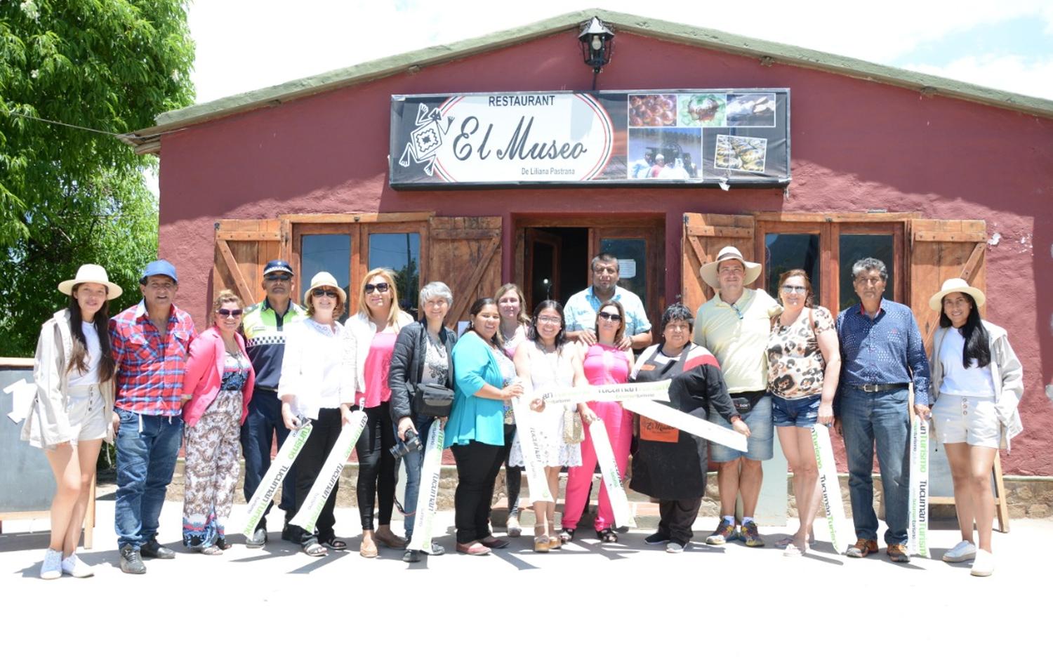 Llegaron los primeros turistas a los Valles y fueron recibidos por la comunidad