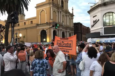 El Colegio Médico apoyó a Sitas en la marcha por la cláusula gatillo
