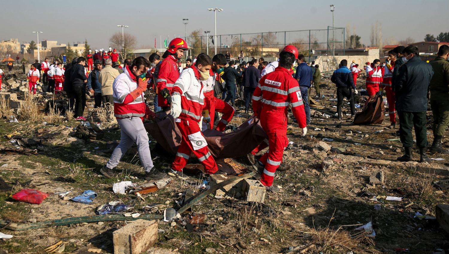 Un avión ucraniano se estrelló en Teherán: hay 176 muertos