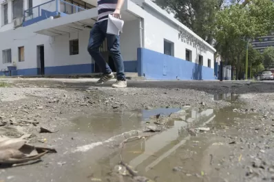 Los líquidos cloacales que inundan barrio Norte salen de las celdas de la ex Brigada