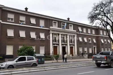 Desesperada búsqueda de un hombre que se fugó con su hijastro de nueve años