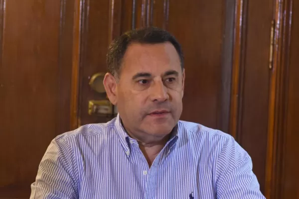 Con el decreto acuerdo, Manzur elude la ratificación legislativa