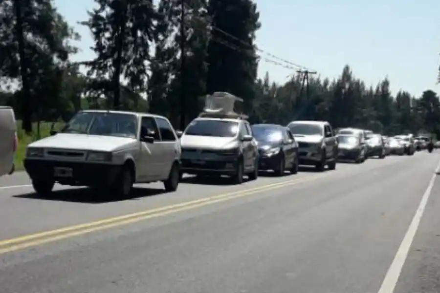 La ruta a los Valles estuvo cortada por una protesta: hubo filas de hasta cinco kilómetros de vehículos