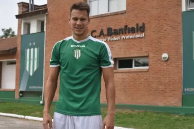 Nery Leyes firmó y comenzó a entrenar con Banfield