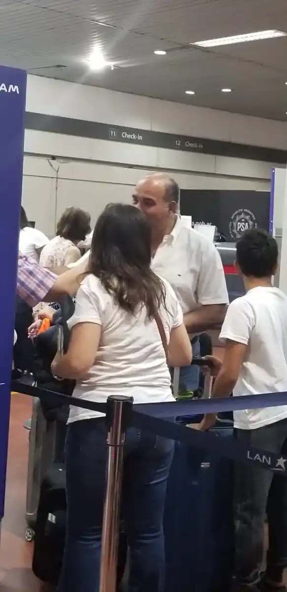 Manzur se tomó vacaciones y partió rumbo a las playas del Caribe