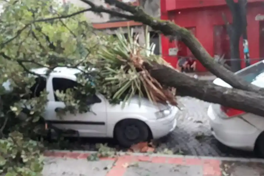 EN LA CAPITAL. La zona de El Bajo, en calle Cuba.