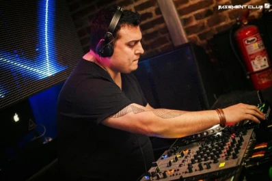 Un Titán tucumano que trabaja creando y recreando música