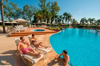 Las Termas del Río Hondo activa el verano con vuelos directos desde Buenos Aires